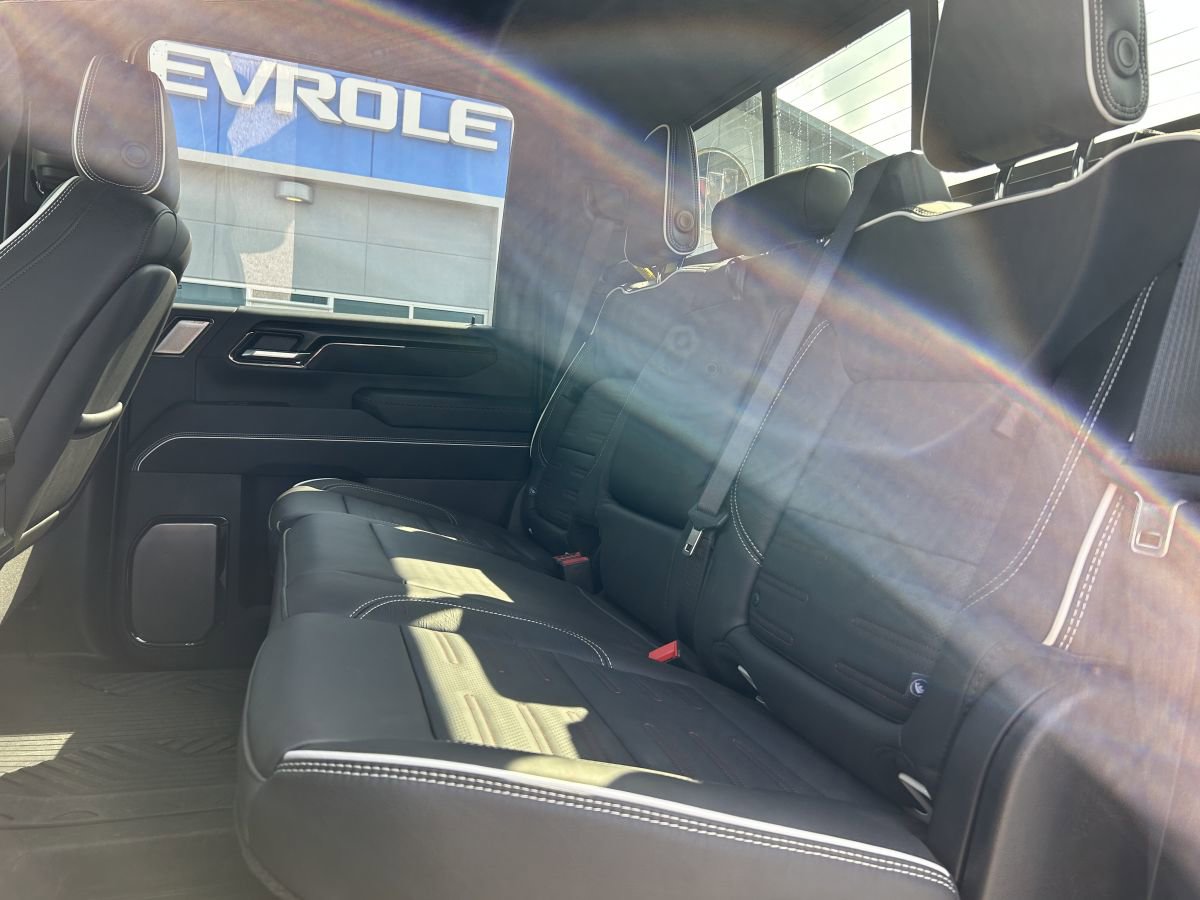 Used 2025 GMC Sierra 2500 AT4X w/ AT4X AEV Edition image 15