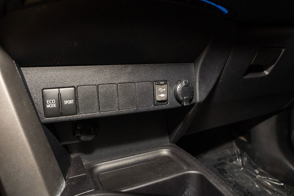 Used 2018 Toyota RAV4 XLE image 15