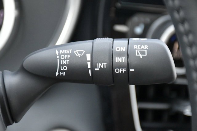 Used 2025 Toyota Highlander XLE image 34