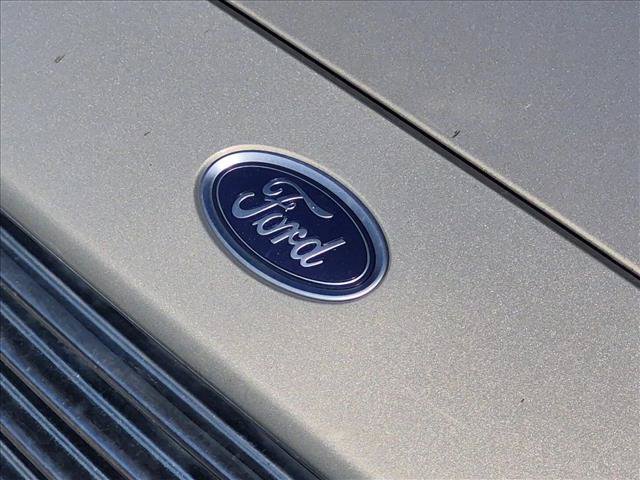 Used 2015 Ford Fusion SE FWD image 15
