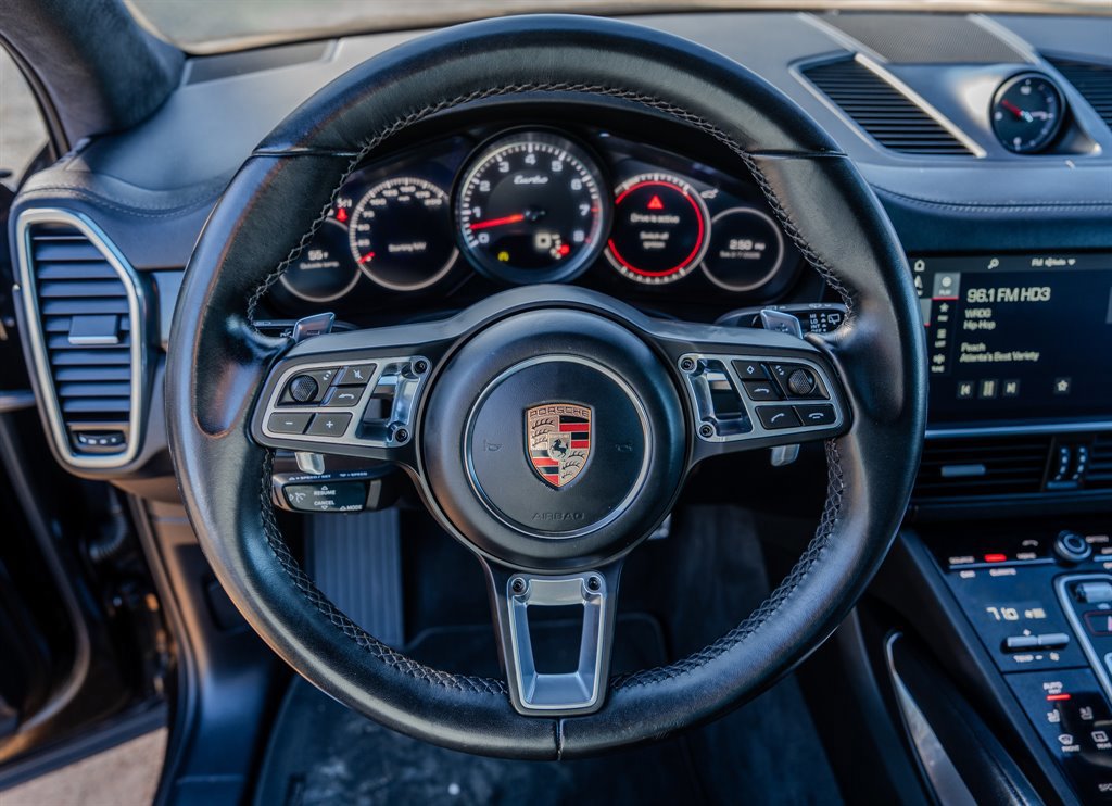 Used 2019 Porsche Cayenne Turbo w/ Sportdesign Package image 15