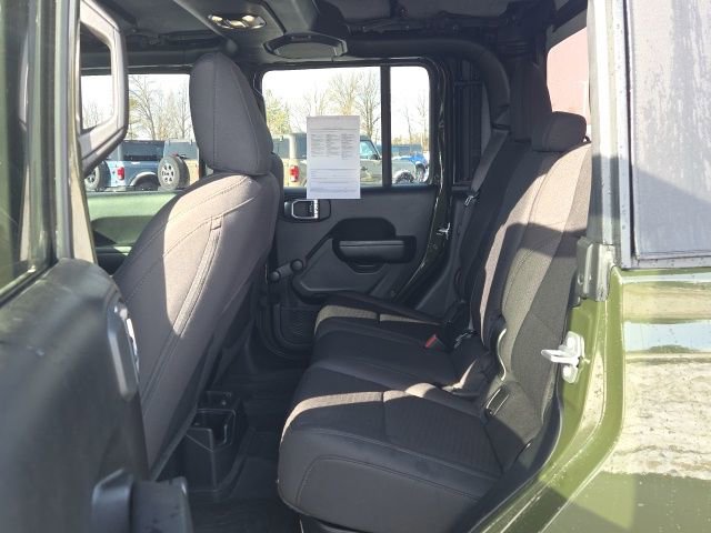 Used 2022 Jeep Gladiator Sport image 14