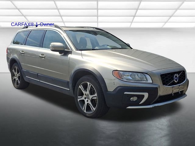 Used 2015 Volvo XC70 T6 w/ Proximity Package image 1