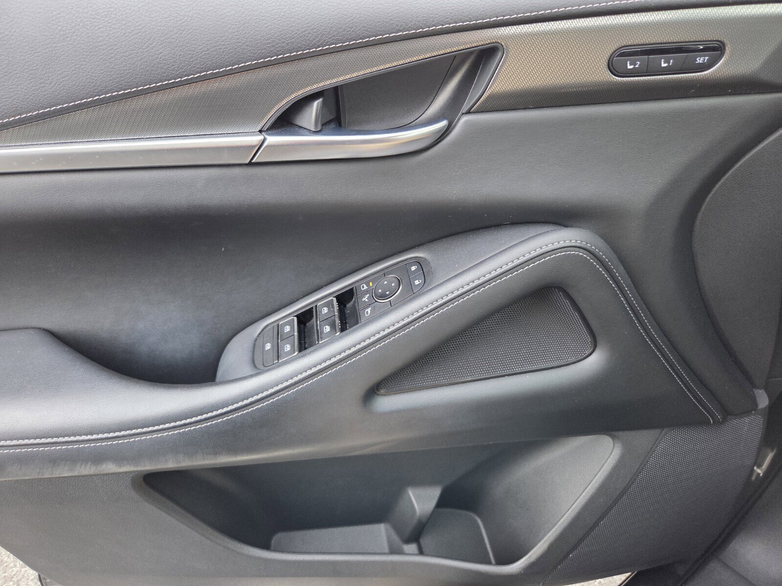 Used 2023 INFINITI QX60 Luxe w/ Cargo Package image 28