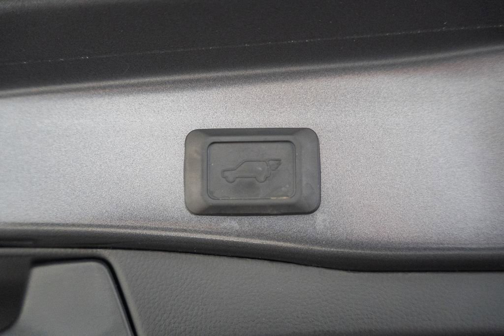 Used 2024 Toyota RAV4 XLE w/ Convenience Package AWD/4WD image 10