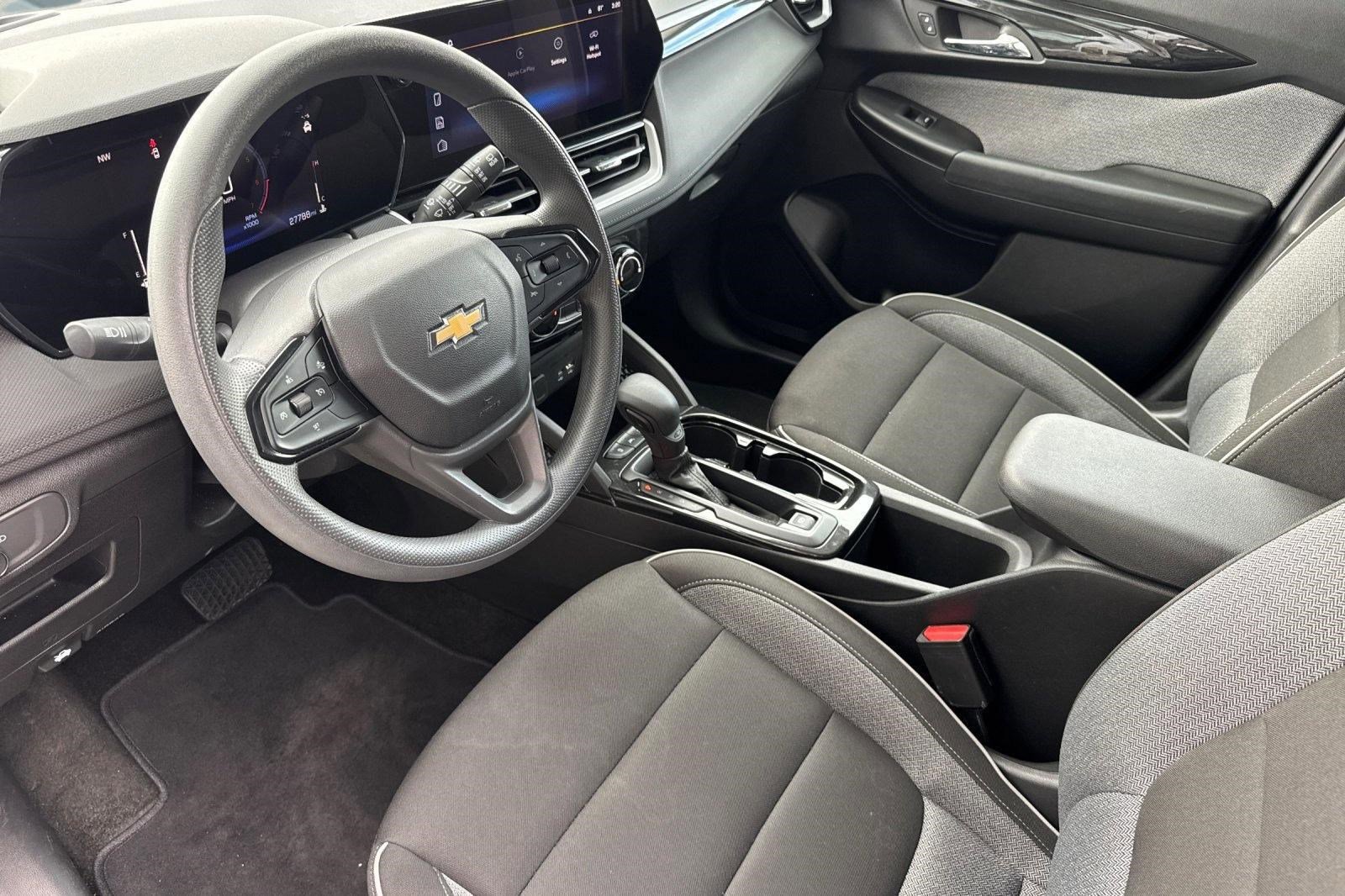 Used 2025 Chevrolet TrailBlazer LT image 4