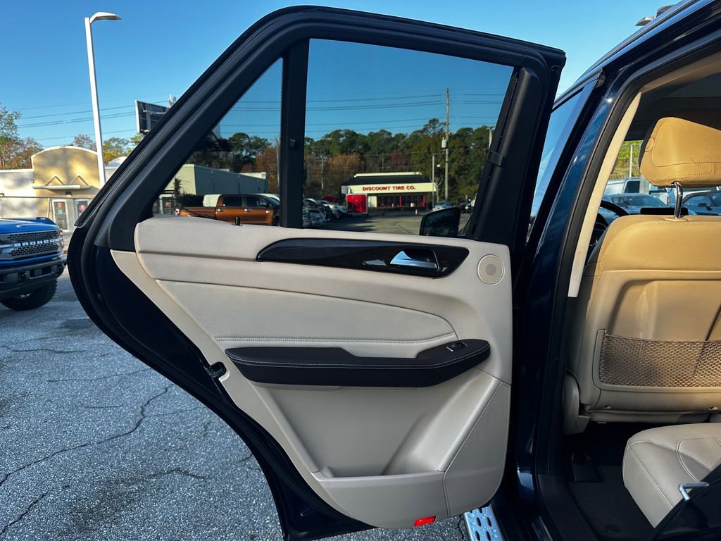 Used 2017 Mercedes-Benz GLE 350 image 32