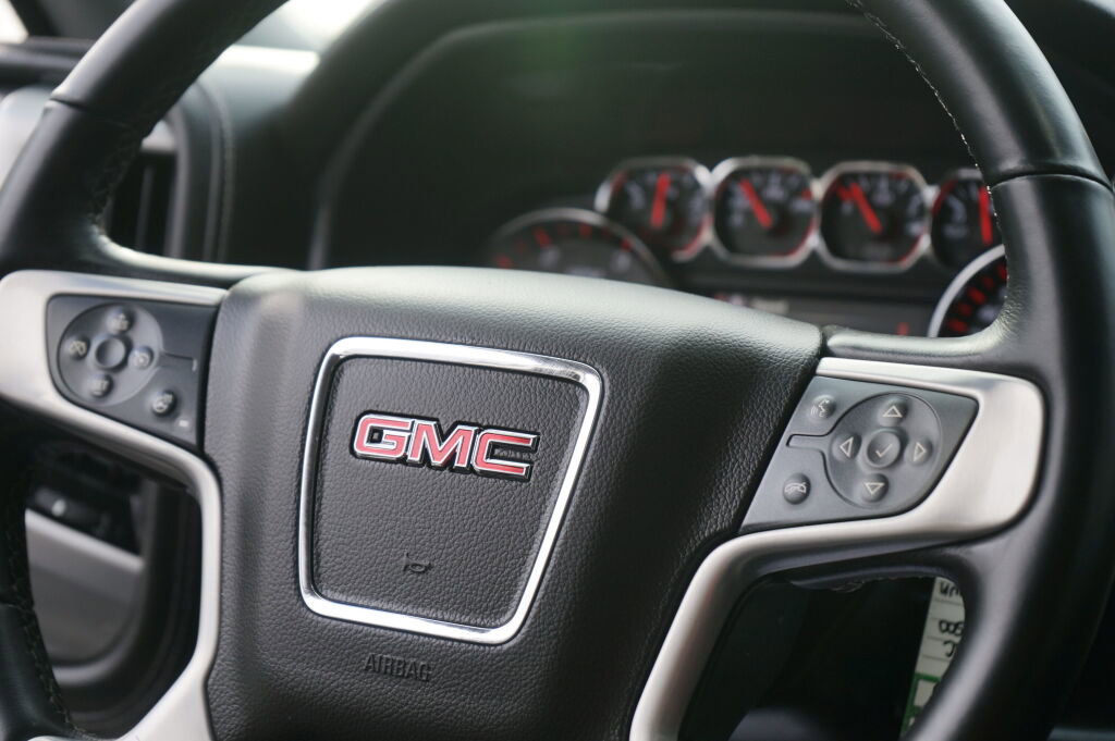 Used 2016 GMC Sierra 2500 SLT w/ Duramax Plus Package image 17