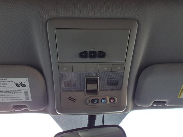 Used 2015 Chevrolet Captiva Sport LT w/ Convenience Package FWD image 17