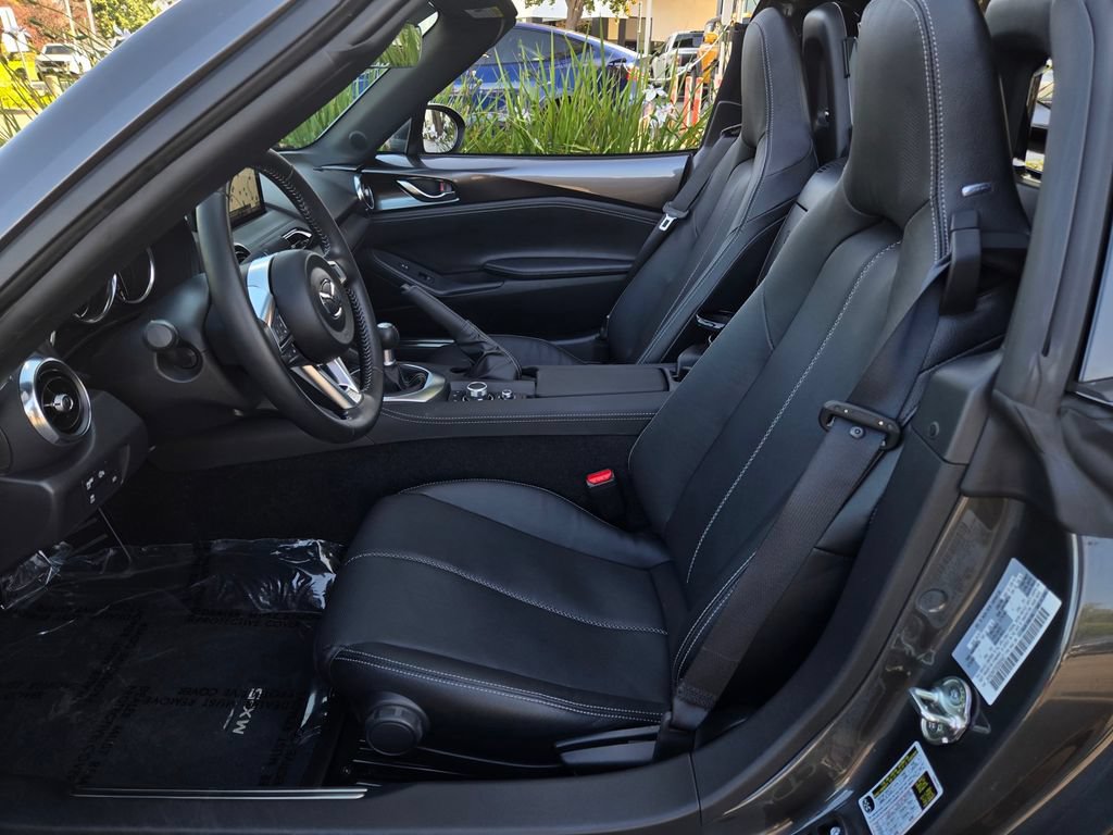 Certified 2025 MAZDA MX-5 Miata RF Grand Touring RWD image 14