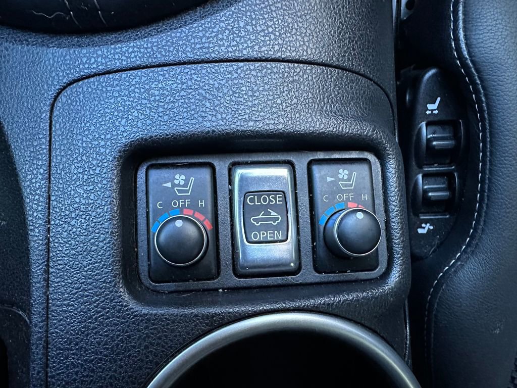 Used 2018 Nissan 370Z Touring Sport RWD image 7