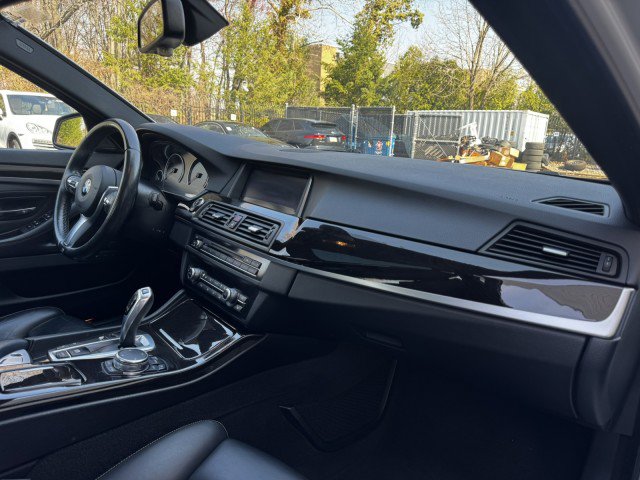 Used 2015 BMW 535d xDrive image 25