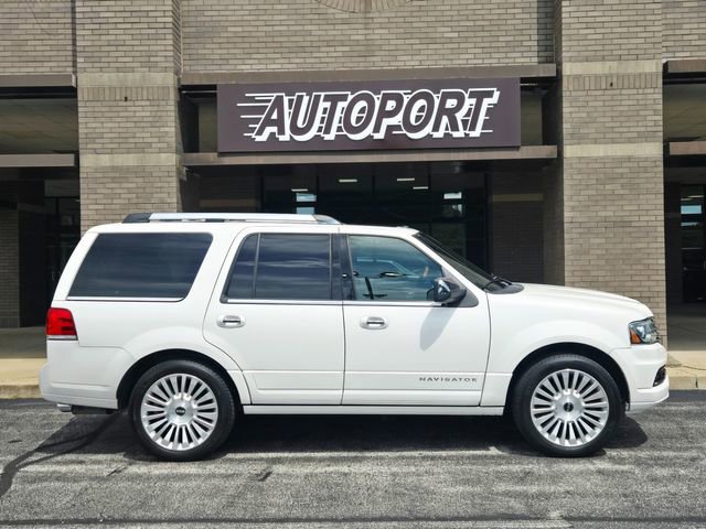 Used 2015 Lincoln Navigator 4WD image 4
