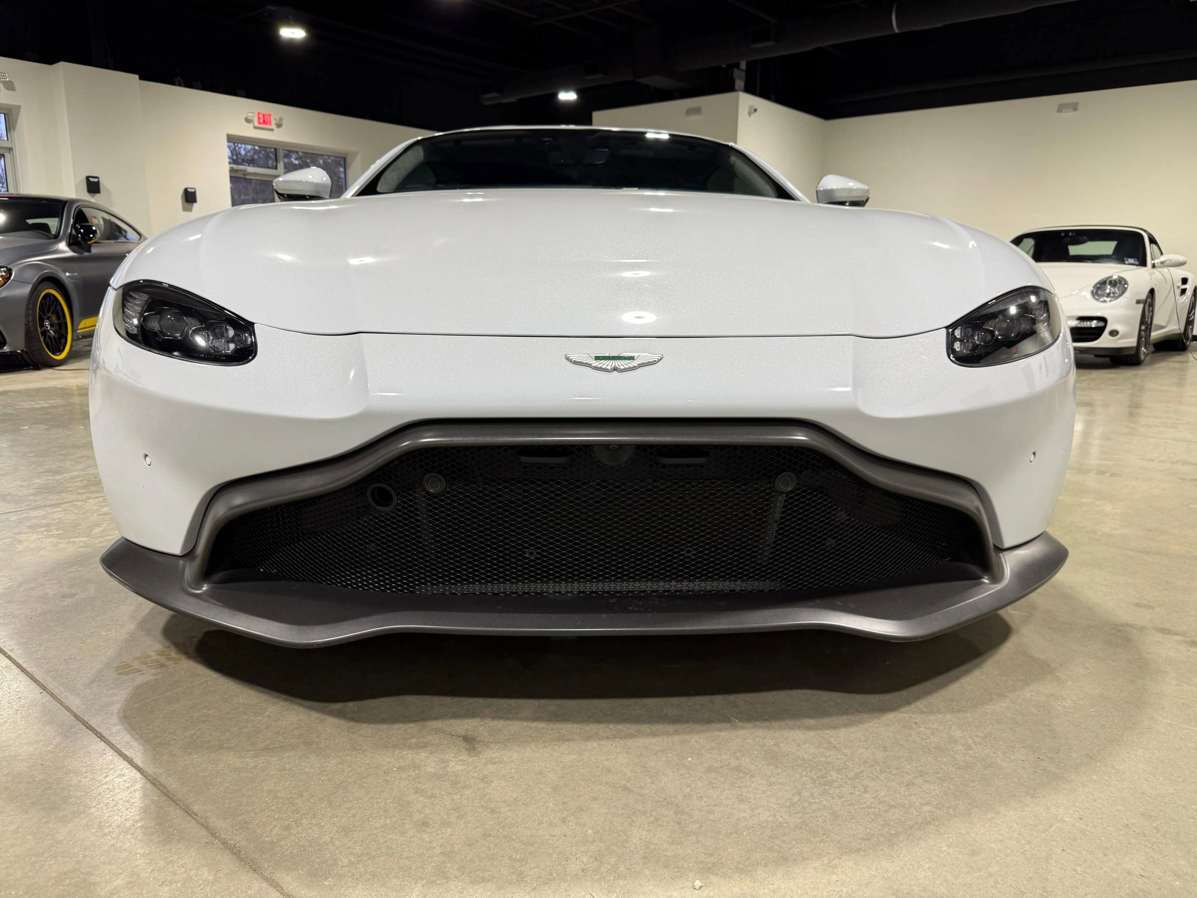 Used 2020 Aston Martin V8 Vantage Coupe image 9
