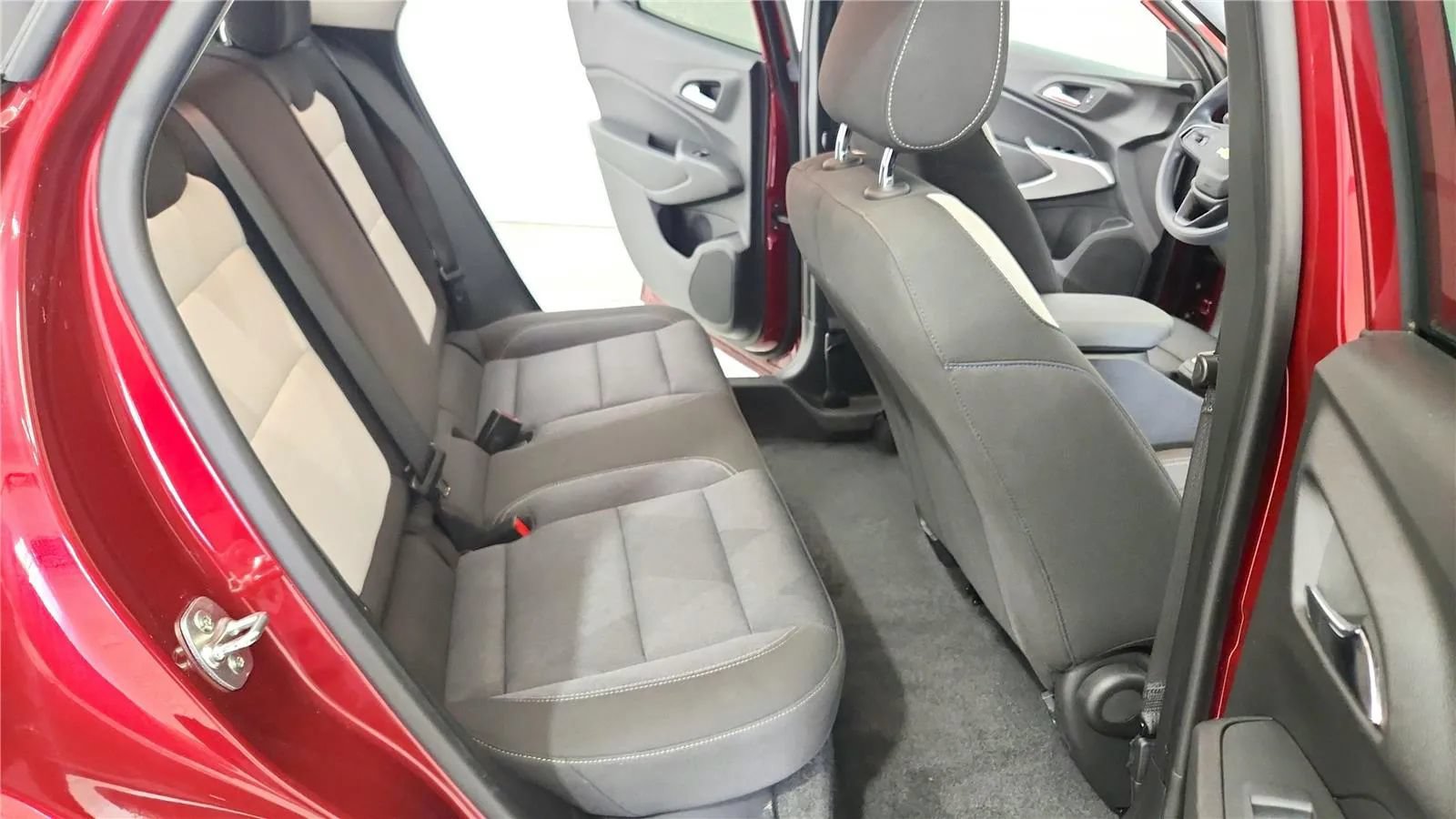 Used 2024 Chevrolet Trax LS w/ LS Convenience Package FWD image 36