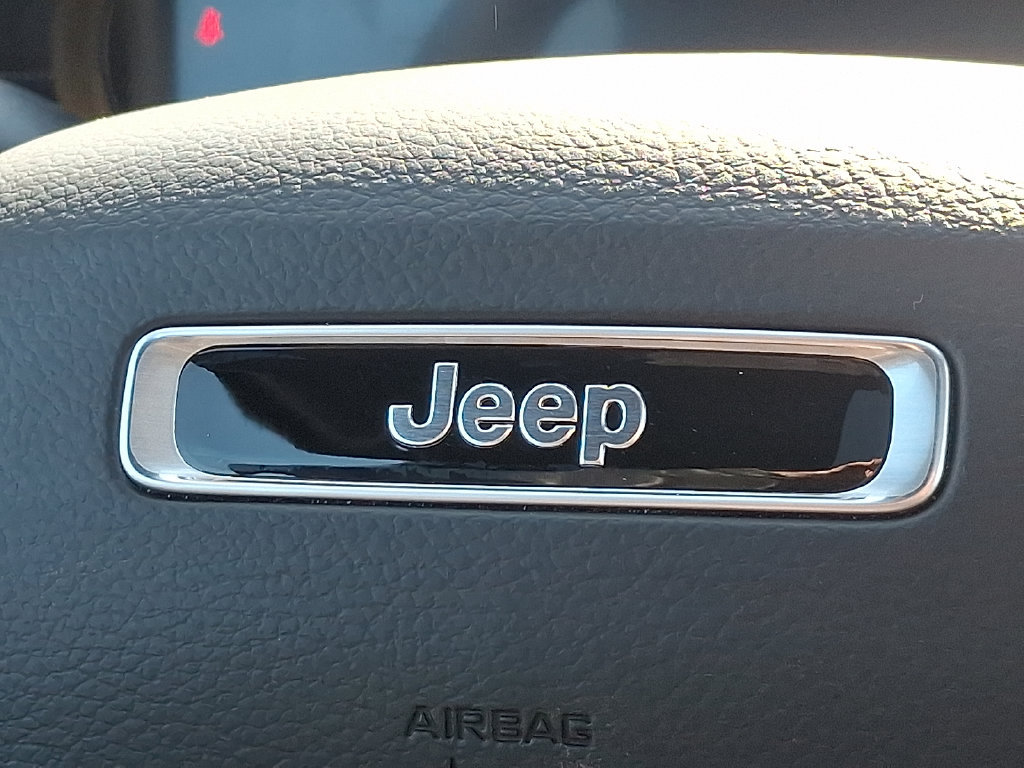 New 2026 Jeep Grand Cherokee Altitude AWD/4WD image 10