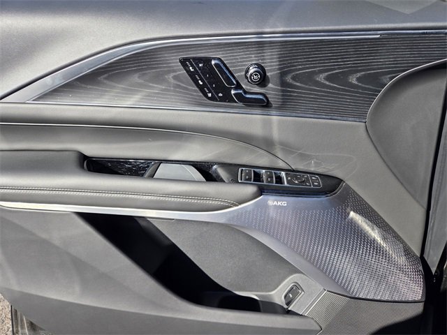 New 2026 Cadillac Lyriq V image 18