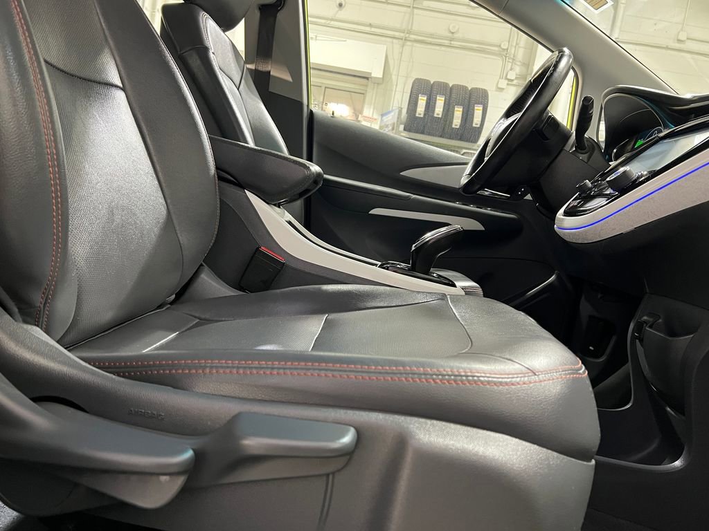 Used 2019 Chevrolet Bolt Premier w/ Infotainment Package image 30
