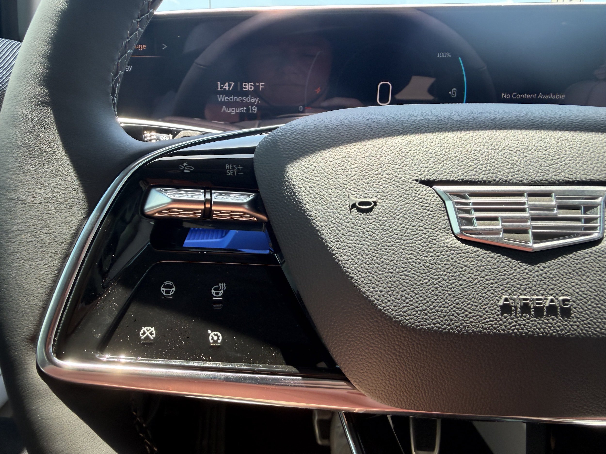 New 2026 Cadillac Optiq Luxury 2 RWD image 25