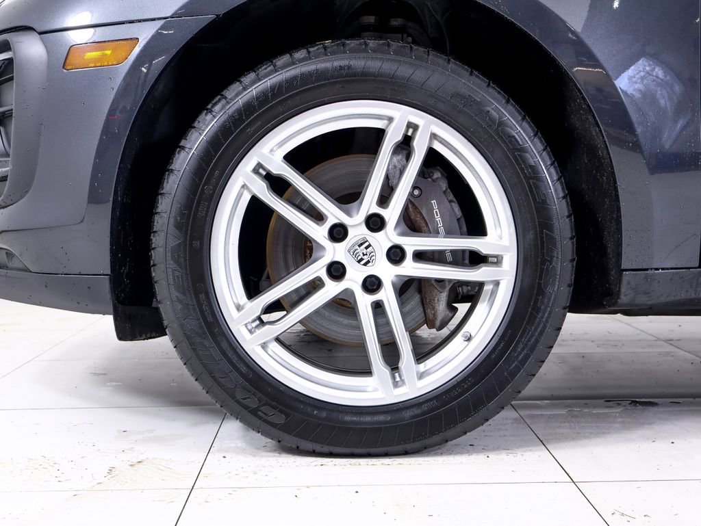 Certified 2022 Porsche Macan w/ Premium Package Plus image 28