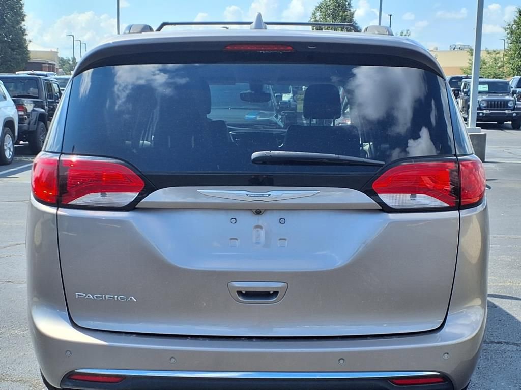Used 2017 Chrysler Pacifica Touring-L image 26