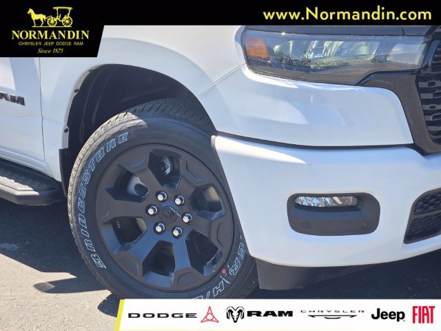 New 2026 RAM 1500 Express AWD/4WD image 3