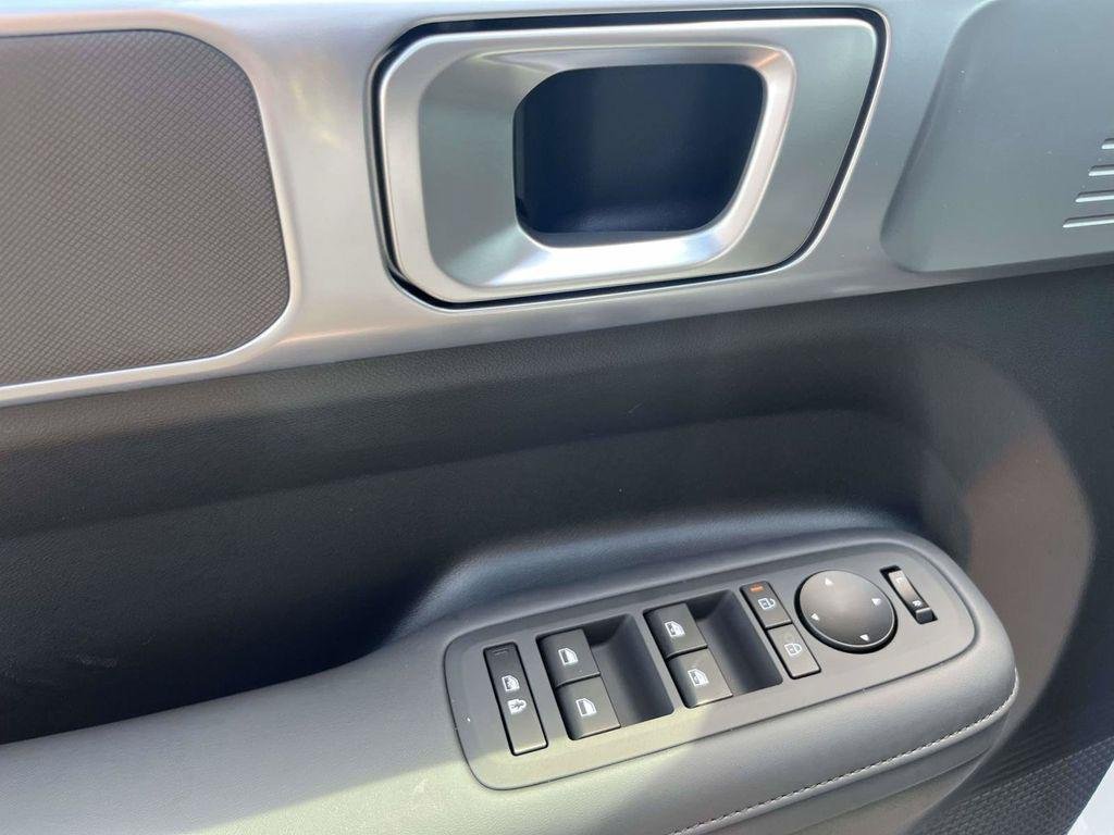 New 2026 Hyundai Santa Fe SEL FWD image 39