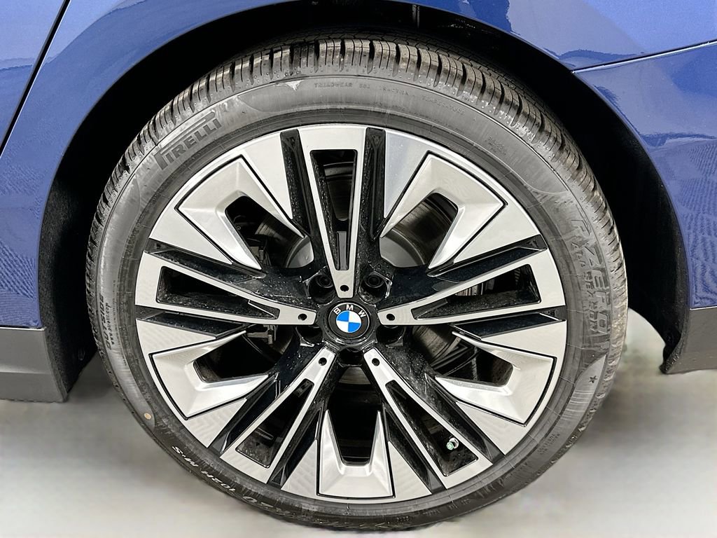 New 2026 BMW 530i w/ Executive Package image 23