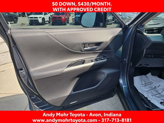 Used 2021 Toyota Venza LE AWD/4WD image 11