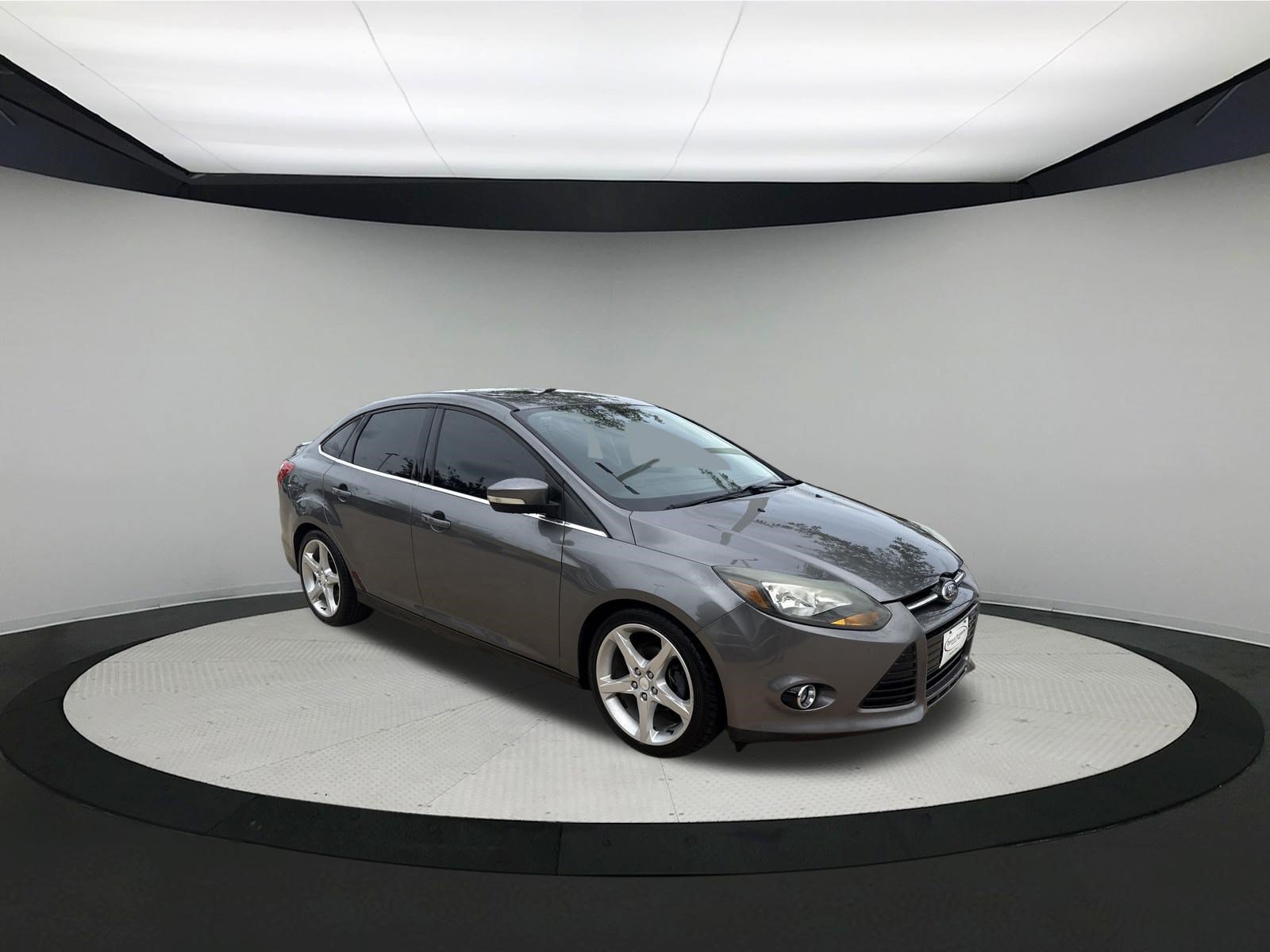 Used 2013 Ford Focus Titanium w/ Titanium Handling Pkg FWD image 7