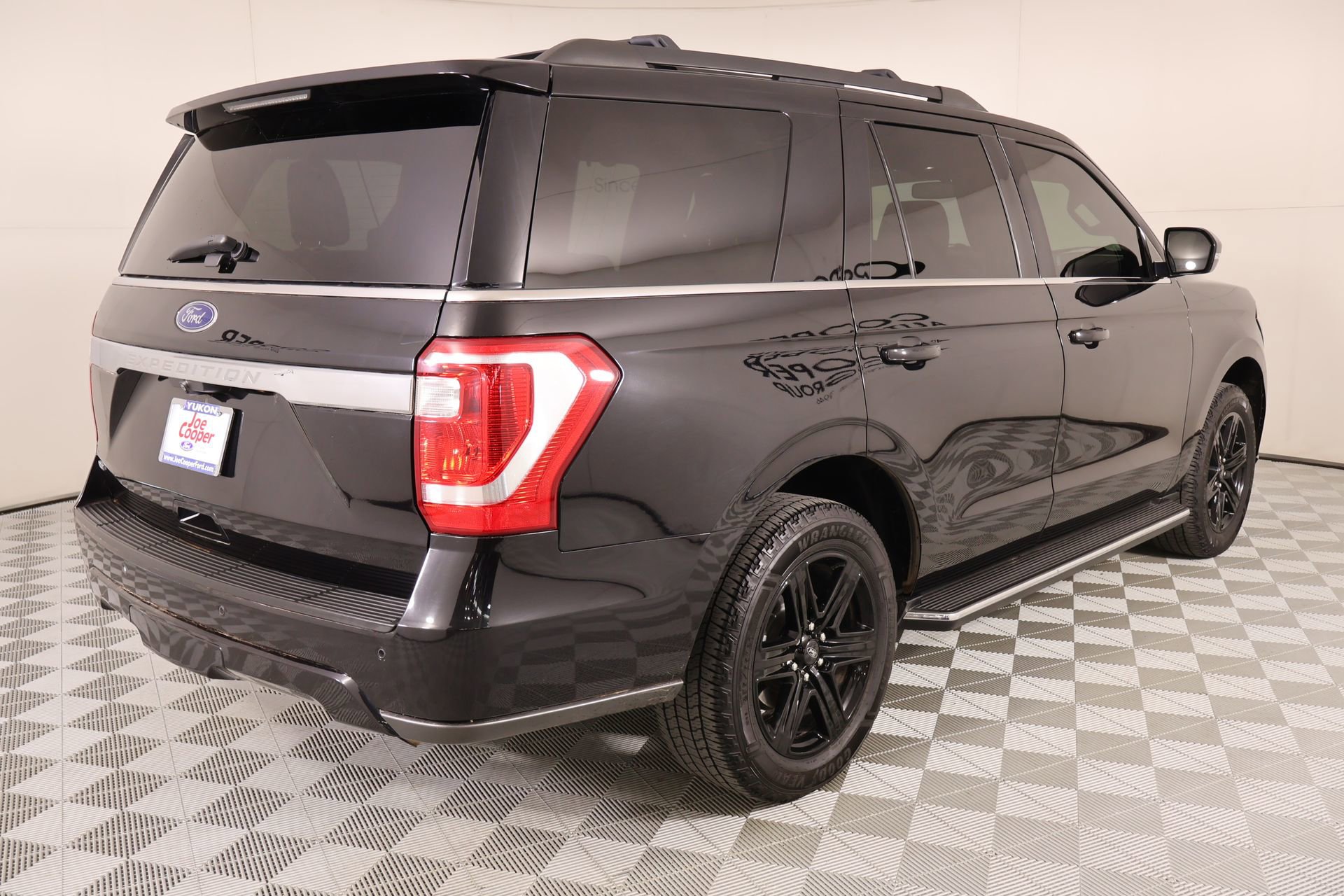 Used 2021 Ford Expedition XLT AWD/4WD image 23