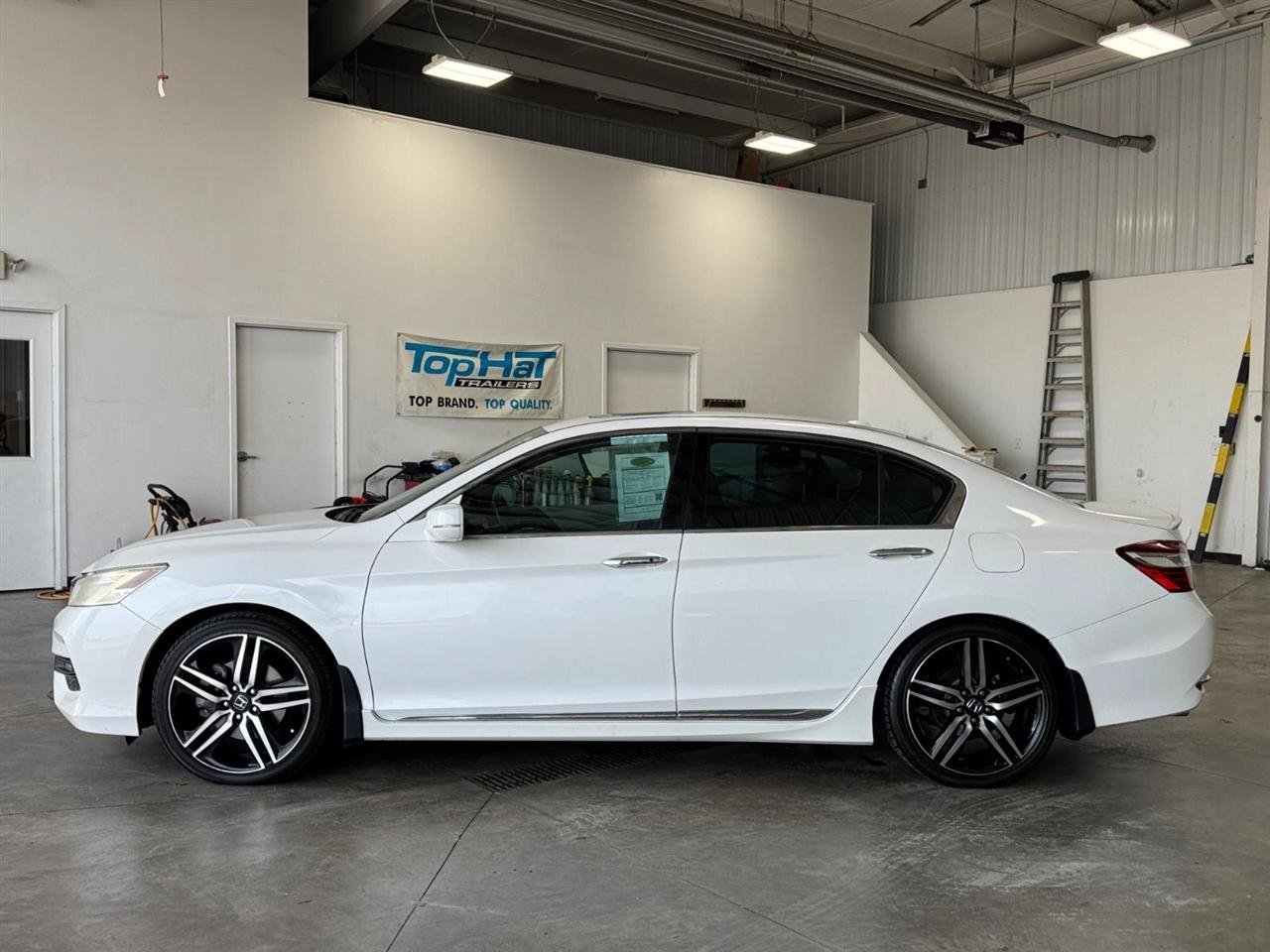 Used 2016 Honda Accord Touring image 33
