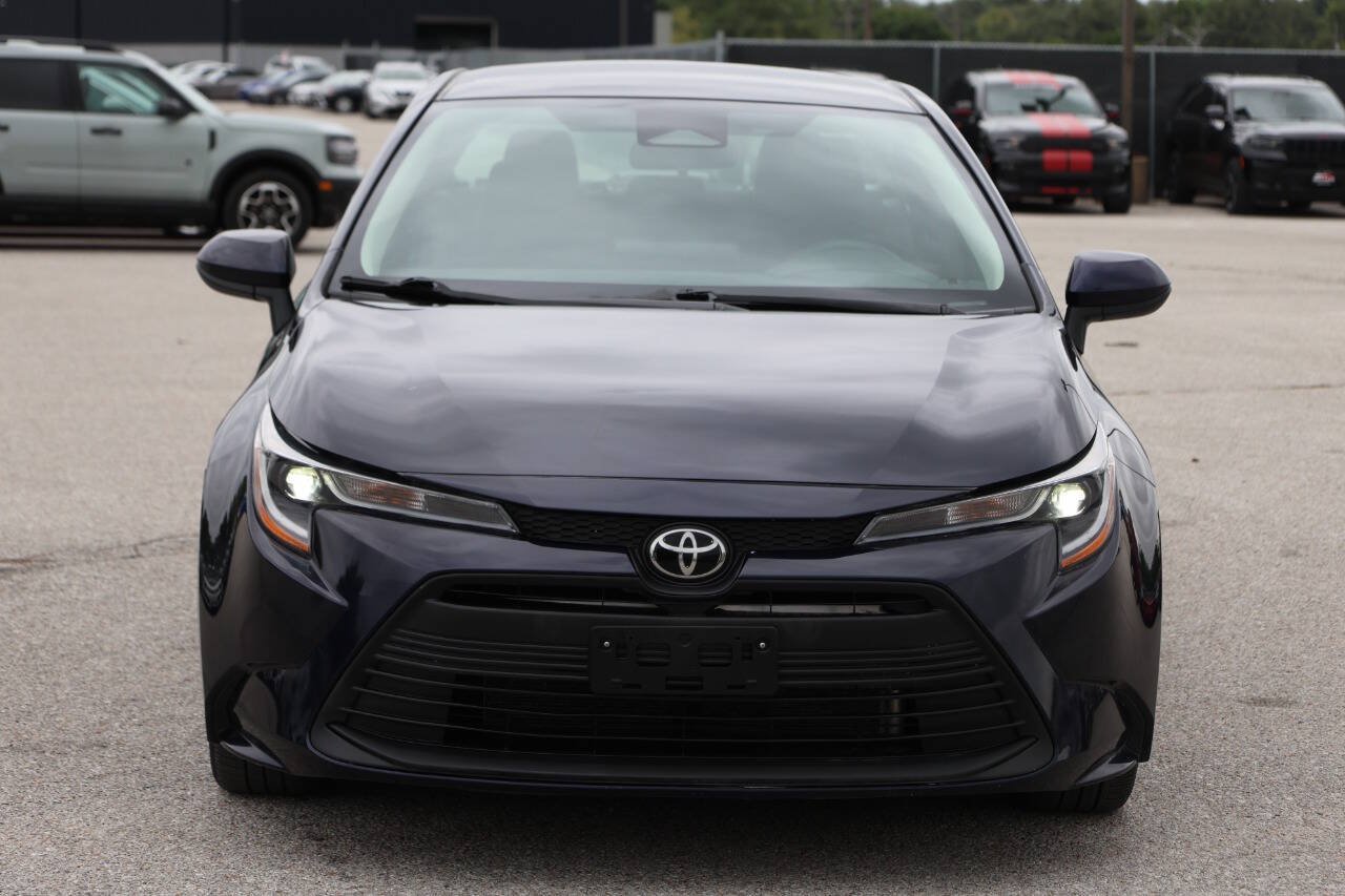 Used 2023 Toyota Corolla LE FWD image 5