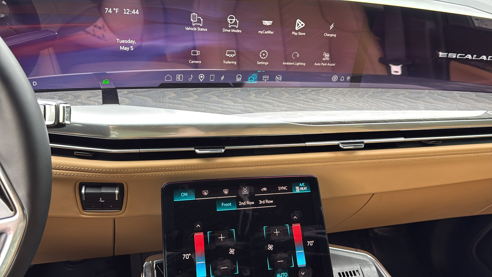 Certified 2026 Cadillac Escalade IQ Sport 2 w/ LPO, ONYX Package AWD/4WD image 18