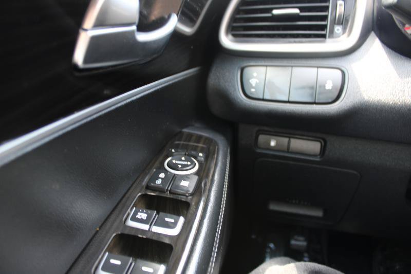 Used 2019 Kia Sorento L FWD image 18