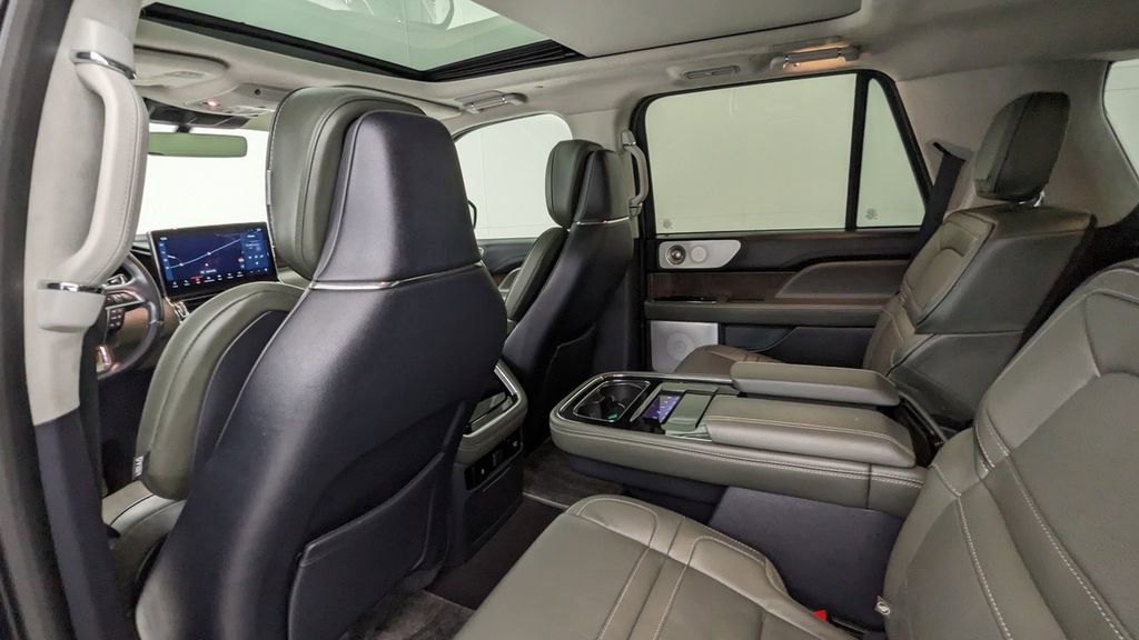 Used 2023 Lincoln Navigator Black Label image 36