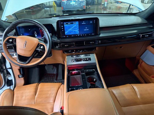 Used 2025 Lincoln Aviator Black Label AWD/4WD image 29