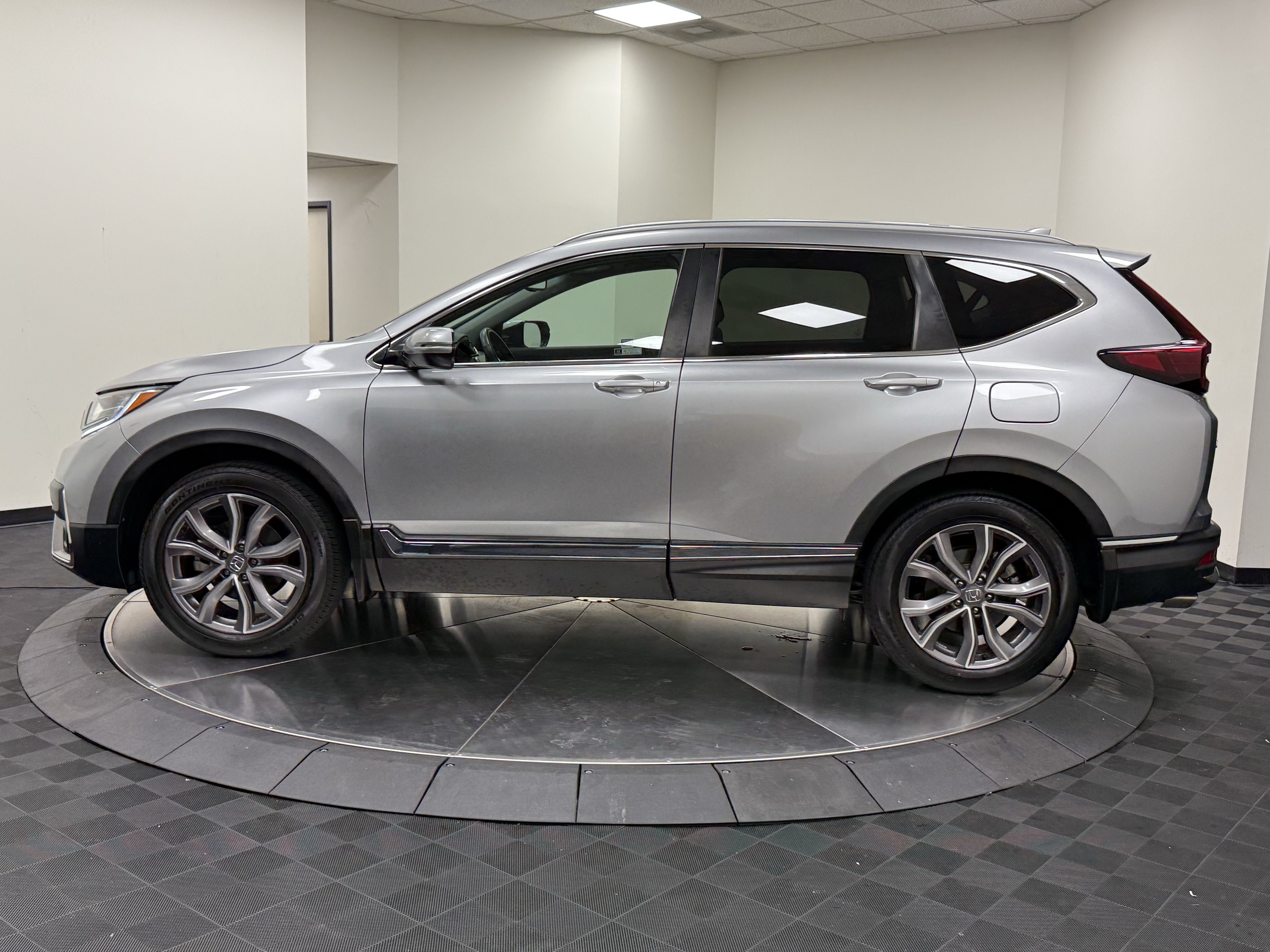Used 2022 Honda CR-V Touring image 4