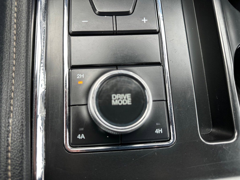 Used 2022 Ford Expedition XLT image 38