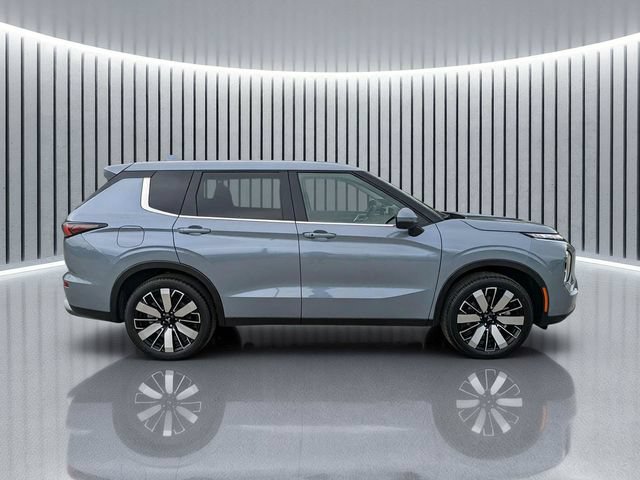 New 2026 Mitsubishi Outlander SE FWD image 3
