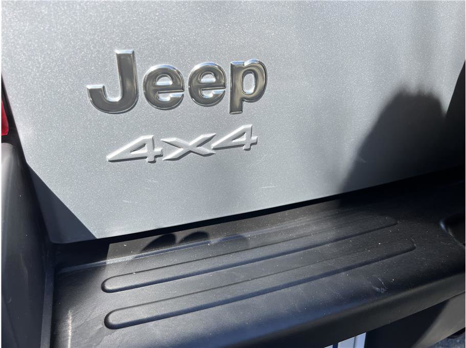 Used 2004 Jeep Liberty Sport w/ PWR Convenience Group AWD/4WD image 7
