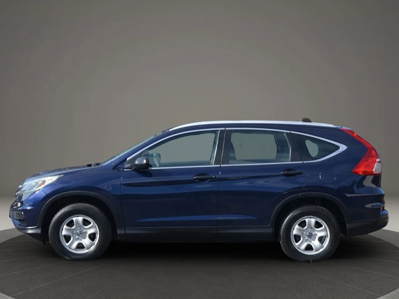 Used 2015 Honda CR-V LX image 4