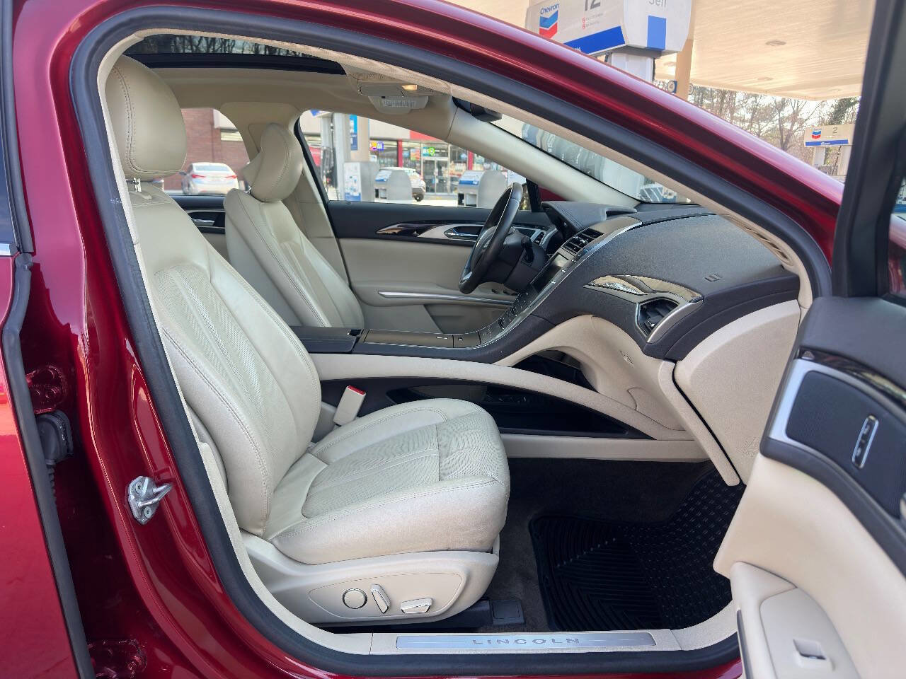 Used 2015 Lincoln MKZ Base 4dr Sedan w/ Equipment Group 202A Reserve image 10