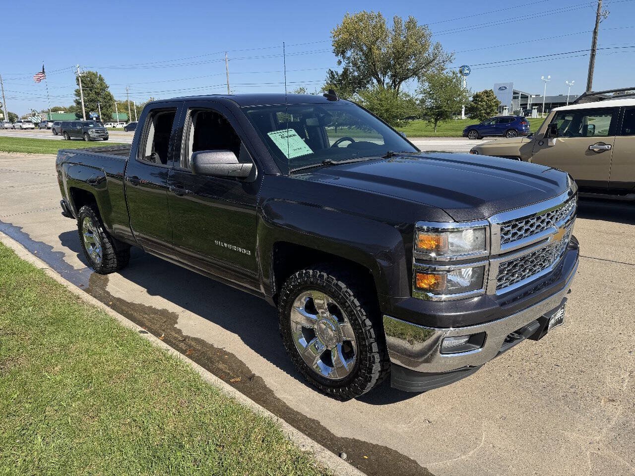 Used 2015 Chevrolet Silverado 1500 LT AWD/4WD image 7