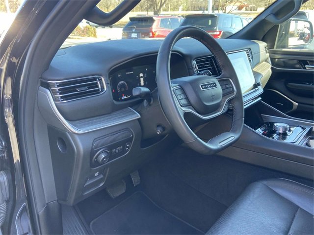 Used 2023 Jeep Wagoneer L Series II image 13