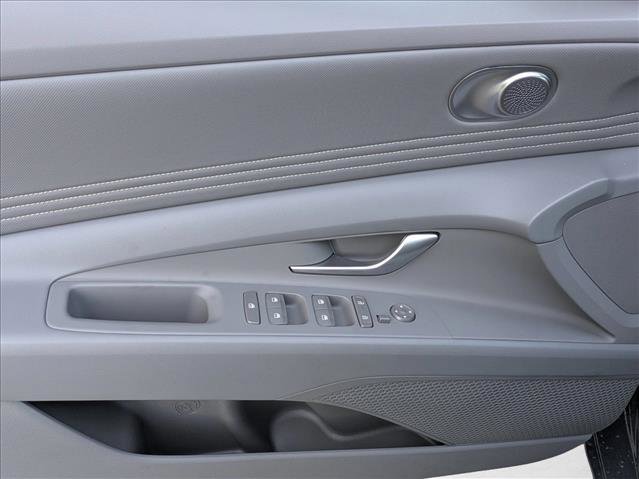 New 2026 Hyundai Elantra SEL Sport FWD image 16