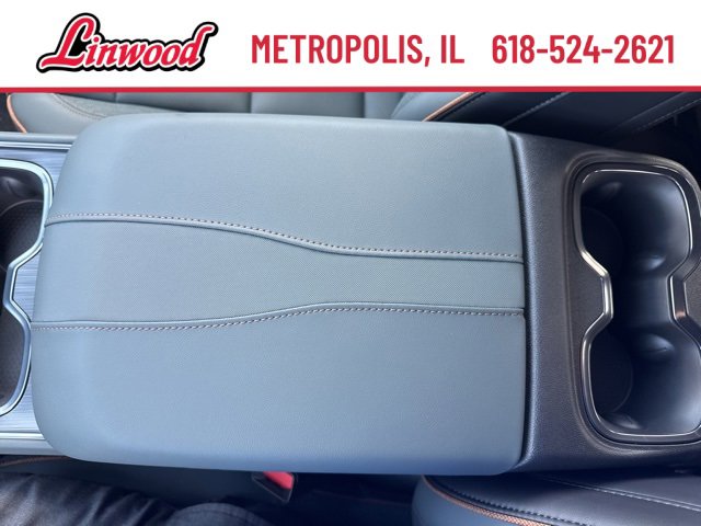 New 2026 GMC Acadia AT4 w/ Luxury Package image 20