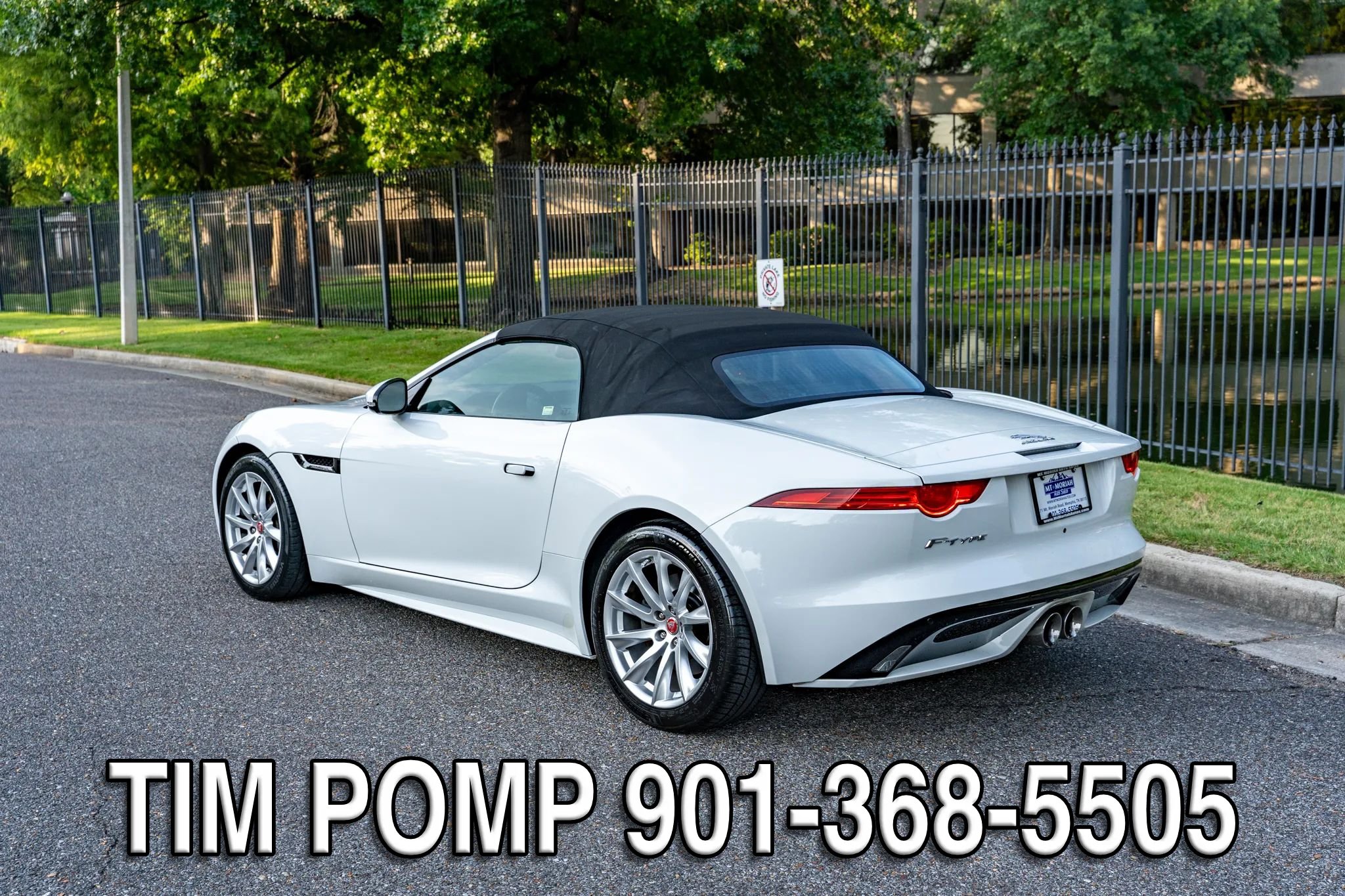 Used 2017 Jaguar F-TYPE Convertible RWD image 28