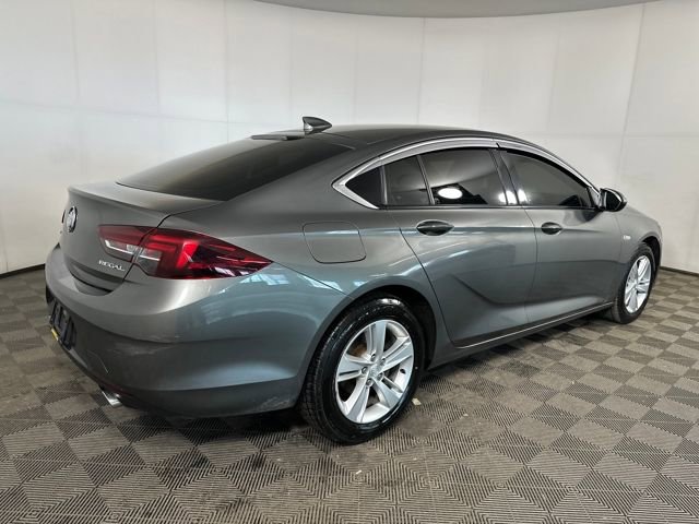Used 2018 Buick Regal Preferred image 3