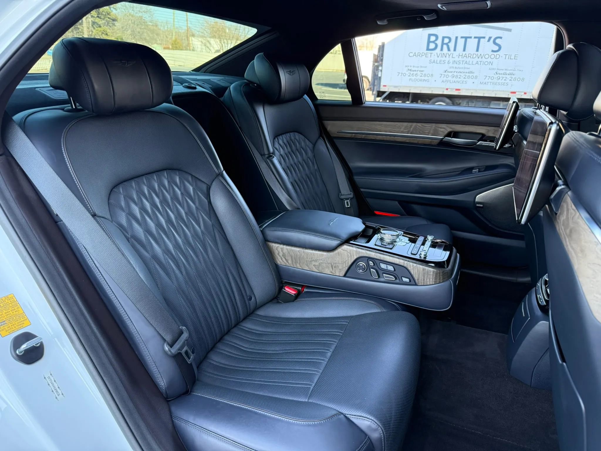 Used 2021 Genesis G90 5.0 Ultimate image 33